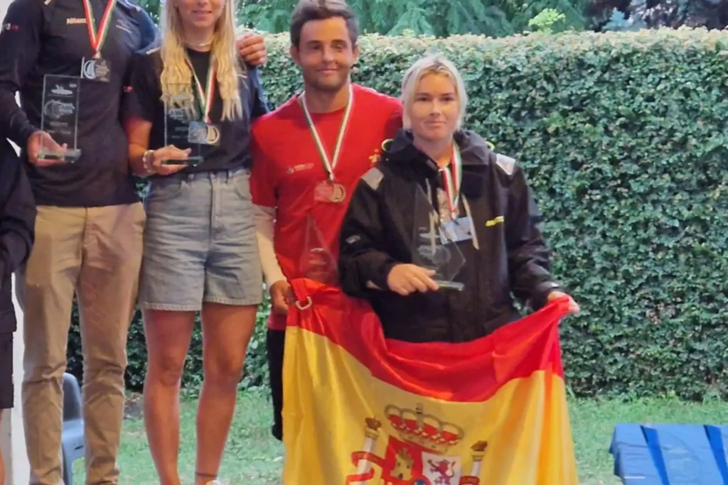 Heroísmo en el Mar Egeo: La Condecoración de Iset Segura y Anastasios Gkaripis