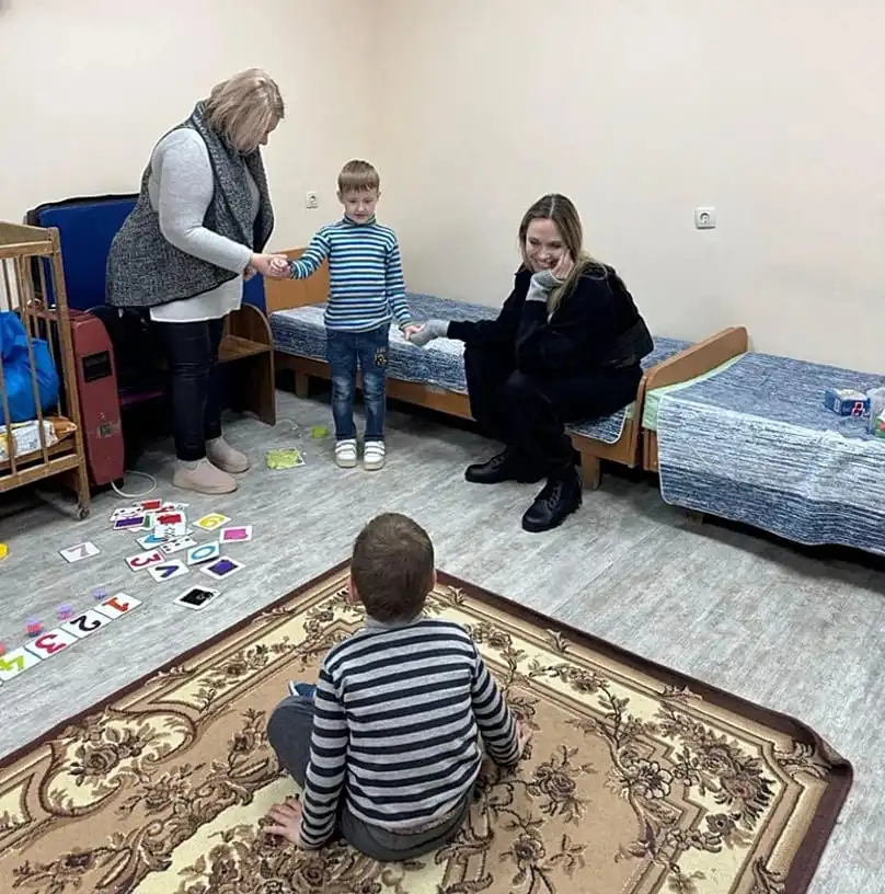 Angelina Jolie en Ucrania: Un Viaje de Solidaridad en Tiempos de Crisis