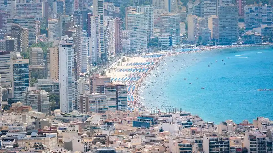 Clima en Benidorm: Un Fin de Semana de Cambios