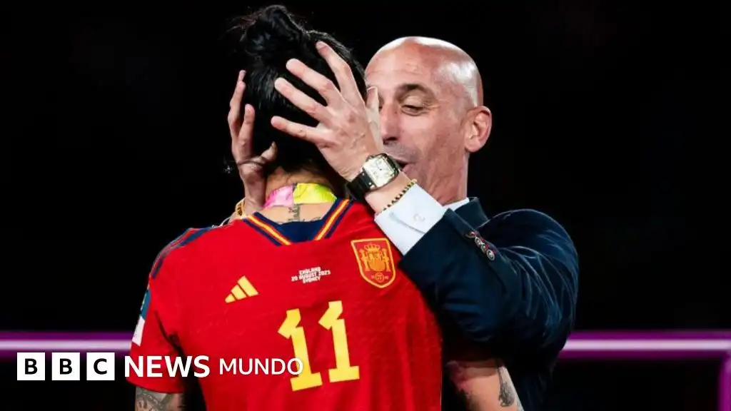 Luis Rubiales: La Controversia del ‘Piquito’ y su Impacto en el Fútbol Español