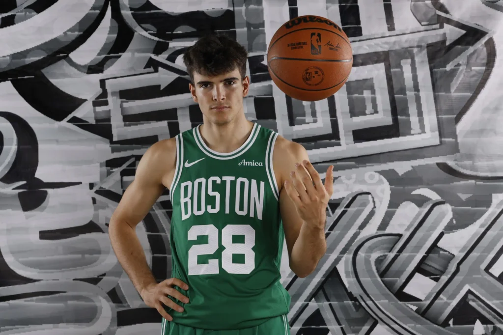 Hugo González: La Promesa Defensiva de la NBA y su Reciente Lesión