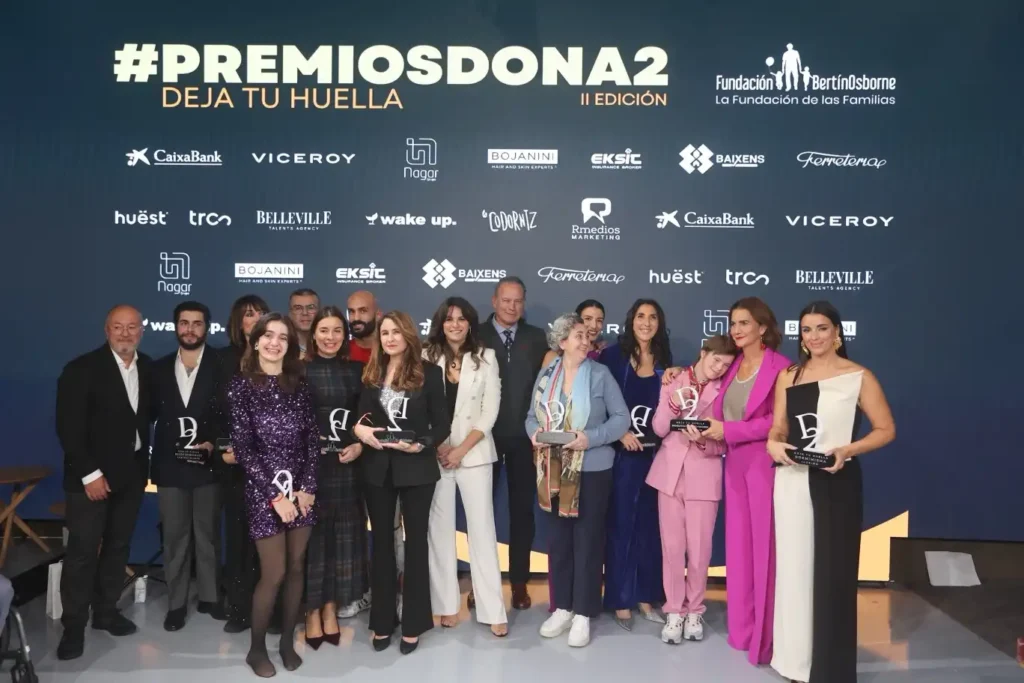 La Familia Osborne: Un Encuentro Sorprendente y Solidario en los Premios Dona2