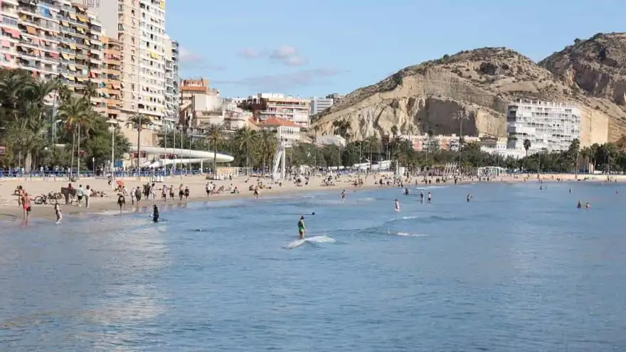Clima Otoñal en Alicante: Un Domingo de Sol y Temperaturas Agradables