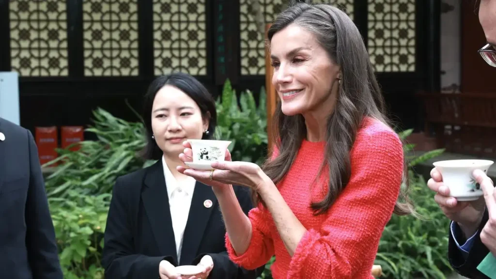 La Reina Letizia y su Impacto Cultural en China: Un Viaje que Deja Huella