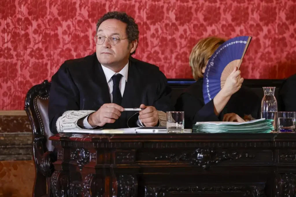 El Juicio del Fiscal General: Un Espectáculo de Risas y Absurdos