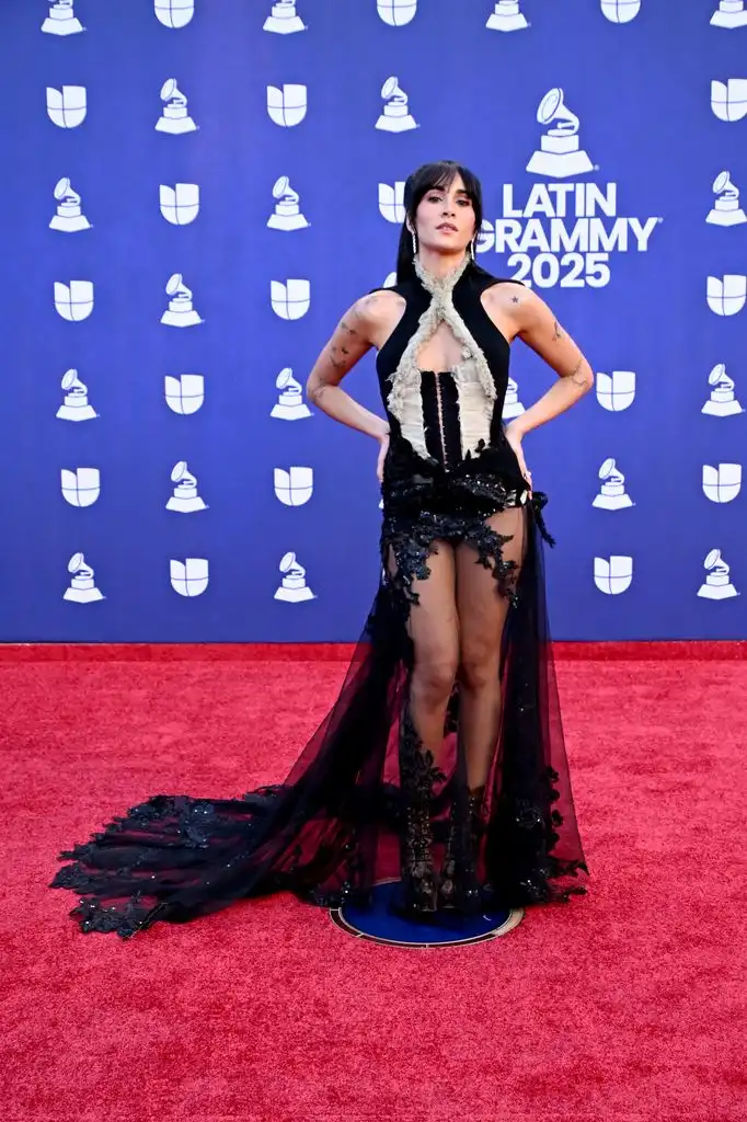 Aitana Ocaña Brilla en los Latin Grammy: Un Triunfo que Resuena en el Corazón