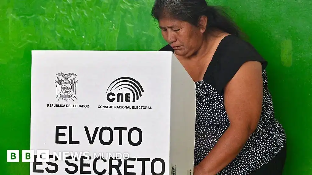 Ecuador Rechaza Propuestas de Noboa en Referéndum Histórico