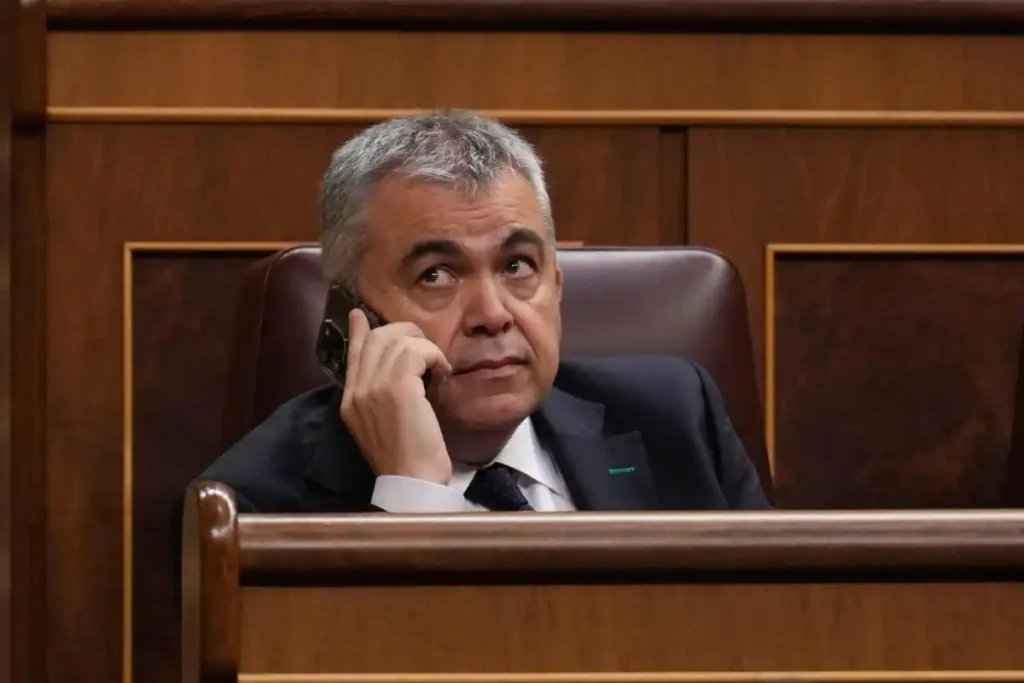 La Liberación de Santos Cerdán y sus Implicaciones para el Gobierno Español