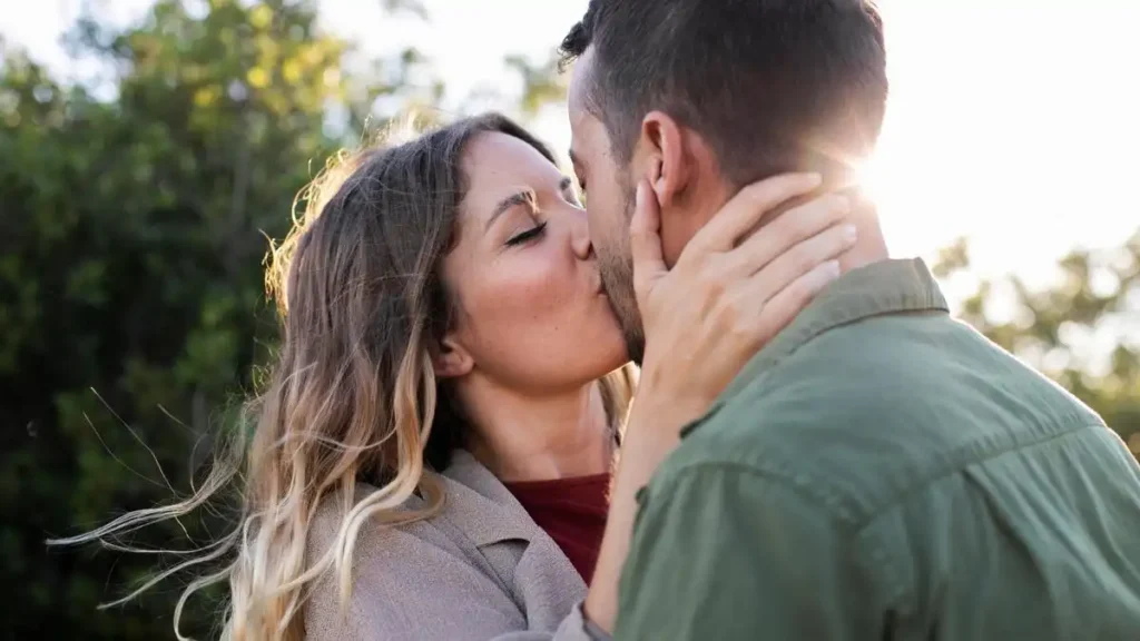 El Beso: Un Viaje Evolutivo a Través de la Historia