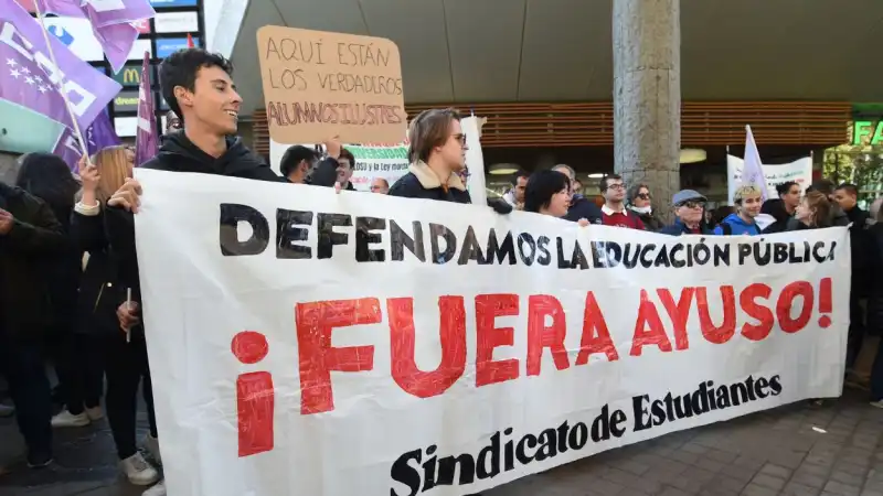 Controversia en la Educación Superior: La Comunidad de Madrid Desafía al Gobierno Central