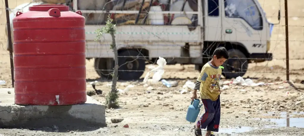 Violencia en el Campamento de Refugiados de Ain el Helu: Un Ataque que Desata Controversia