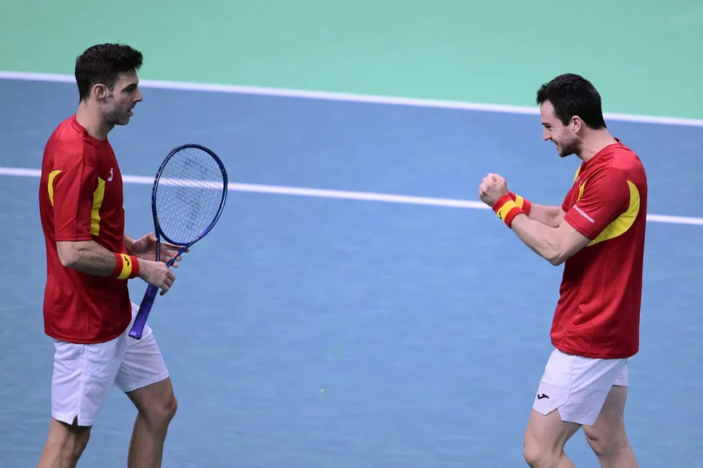 España se Enfrenta a Alemania en la Semifinal de la Copa Davis: Un Duelo Decisivo