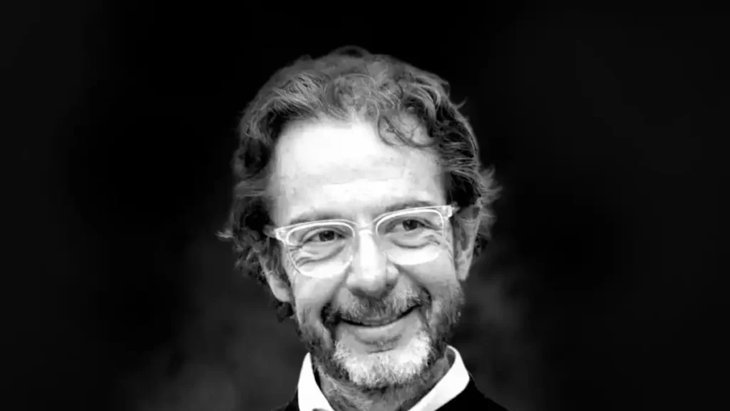 Reflexiones sobre la Soledad y el Envejecimiento: La Voz de Rafael Narbona