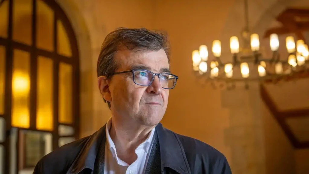 Javier Cercas: Un Viaje Literario entre la Verdad y la Ficción