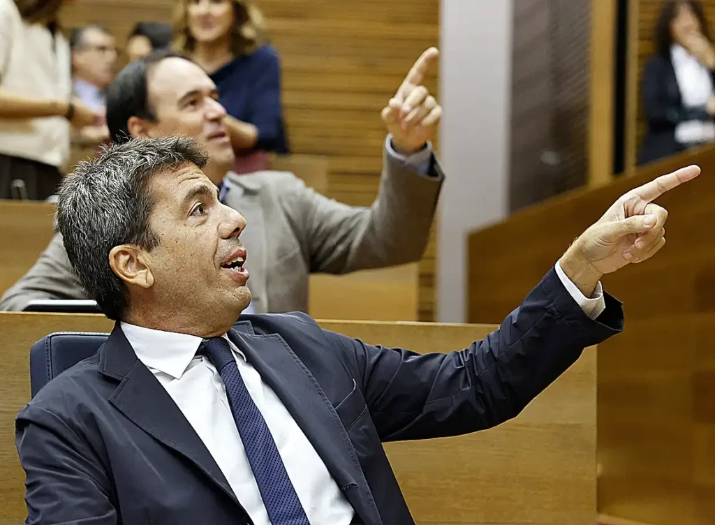 Transformaciones en el Gobierno Valenciano: El Desafío de Pérez Llorca