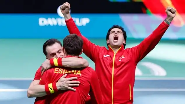 La Gran Final de la Copa Davis 2025: Horarios y Dónde Ver el Encuentro entre España e Italia