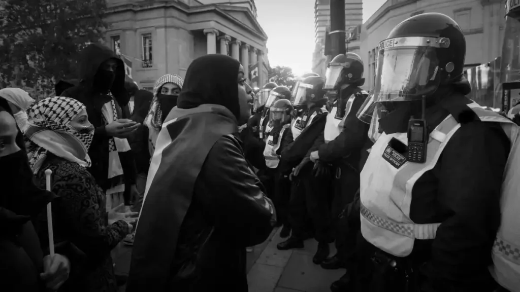Protestas en Londres: Arrestos y la Lucha por la Solidaridad con Palestina