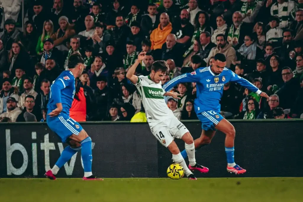 El Real Madrid Empata en un Partido Agónico Contra el Elche