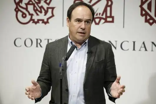 El PSPV Desafía la Candidatura de Llorca en un Debate Contundente