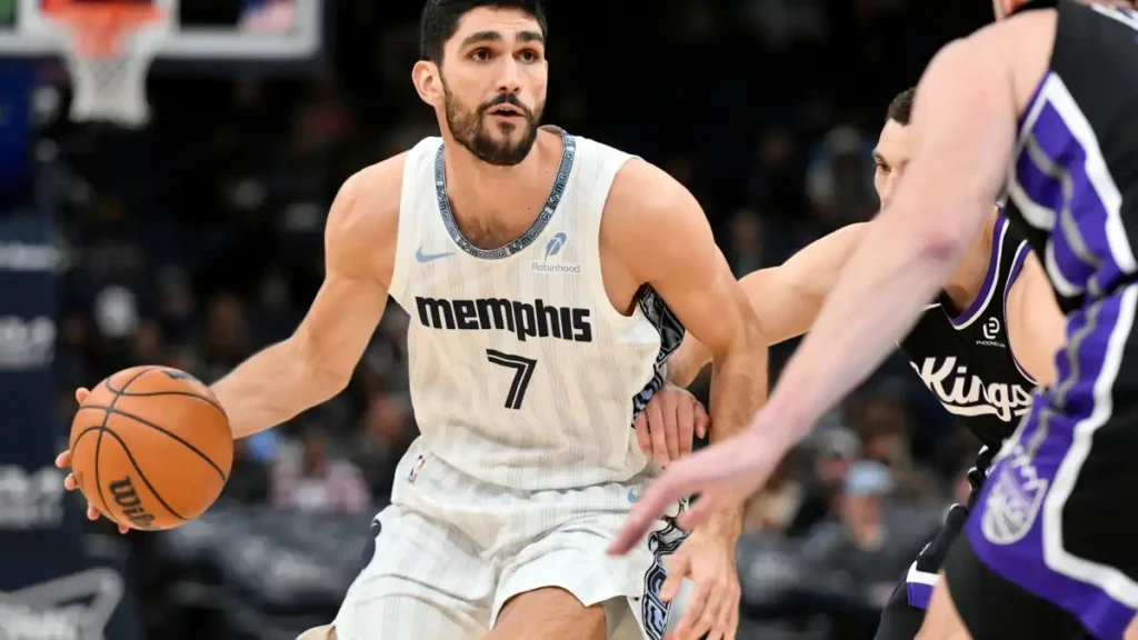 Santi Aldama brilla en la prórroga y mantiene su racha en la NBA
