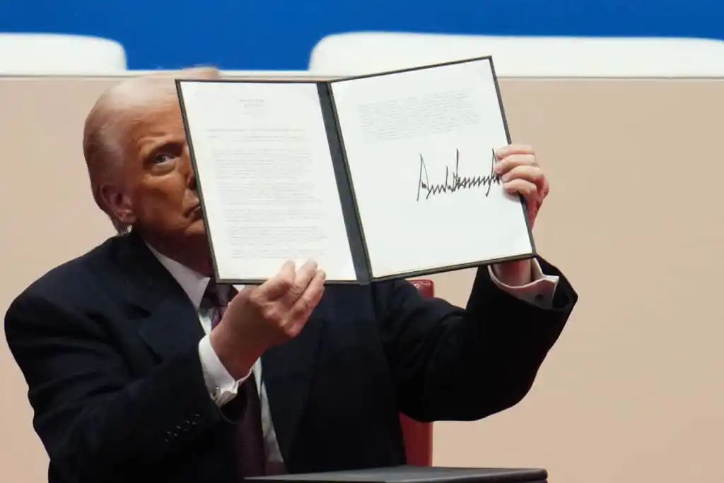 Trump y su Propuesta de Restricción Migratoria: Un Análisis de sus Implicaciones