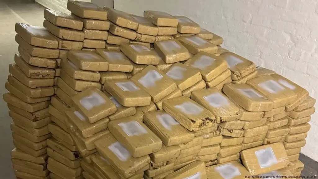 Desmantelamiento de una Red Financiera Clandestina al Servicio del Narcotráfico en España
