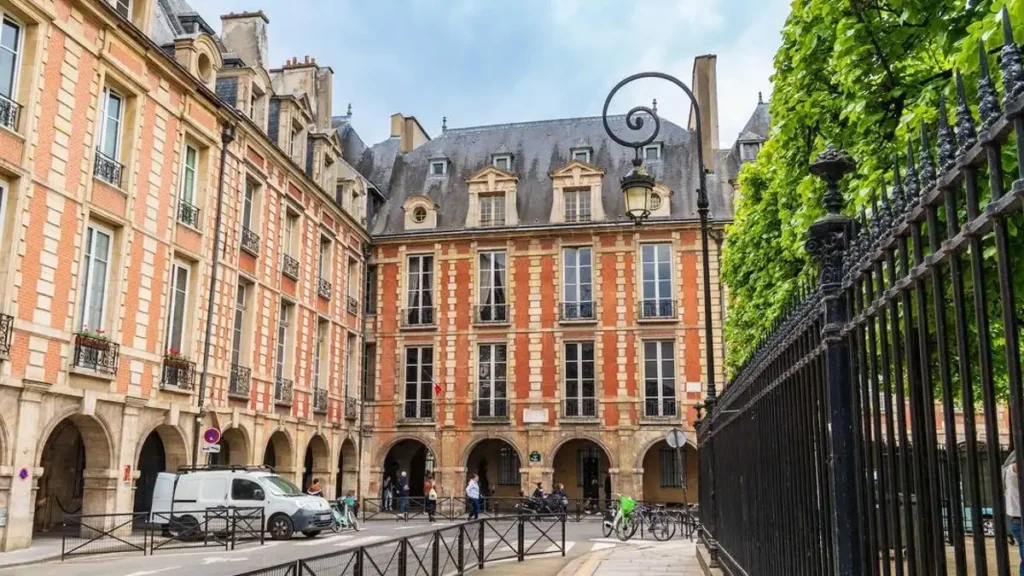 Transformación del Hôtel de Fourcy: Un paso hacia la vivienda social en París