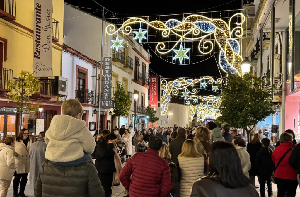 Ronda Brilla con su Espectacular Alumbrado Navideño