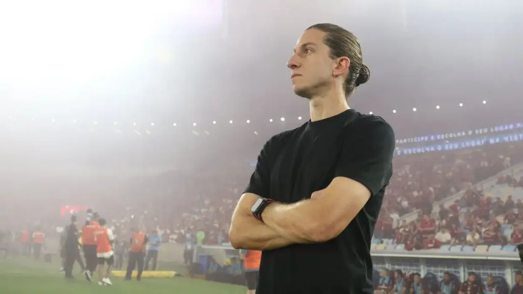 Filipe Luis: De Jugador a Entrenador, Un Viaje Triunfal en el Fútbol