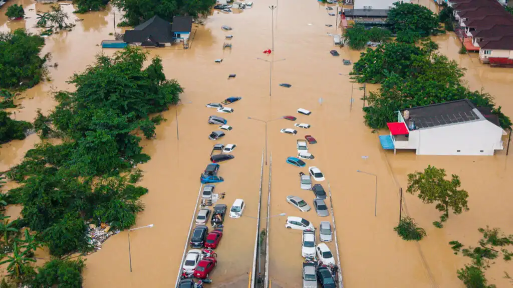 Desastre Natural en Indonesia: Inundaciones Causan Miles de Afectados