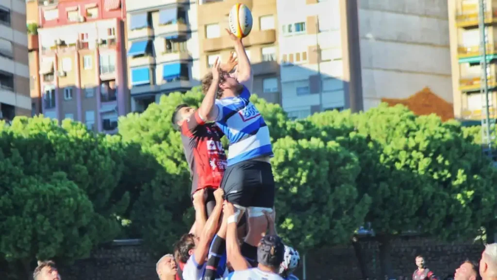 El CAU Rugby Valencia Mantiene su Dominio en la División de Honor B