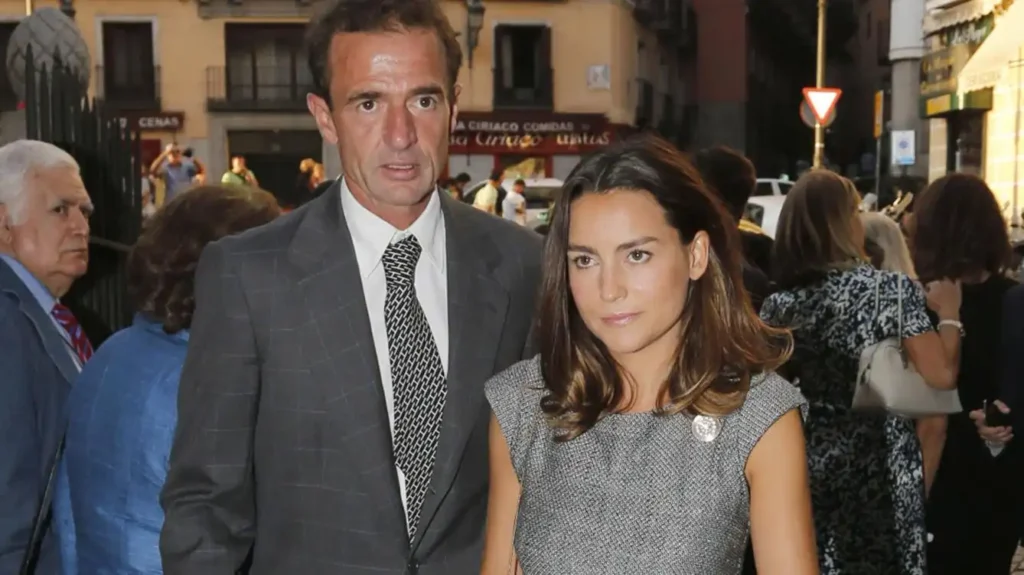 María Palacios Respaldando a Alessandro Lecquio: Una Historia de Amor y Controversia