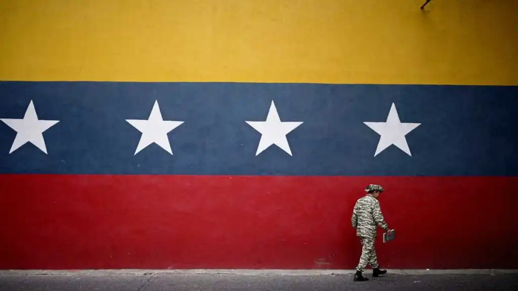 Tensiones Aéreas: Venezuela Responde a las Amenazas de Trump