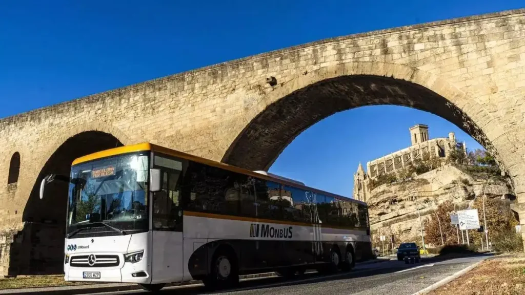 Desafíos en el Transporte: Quejas Persistentes de Usuarios del Bus entre Manresa y Barcelona