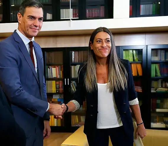 El Gobierno de Sánchez Busca Reforzar la Relación con Junts en un Contexto de Crisis Política