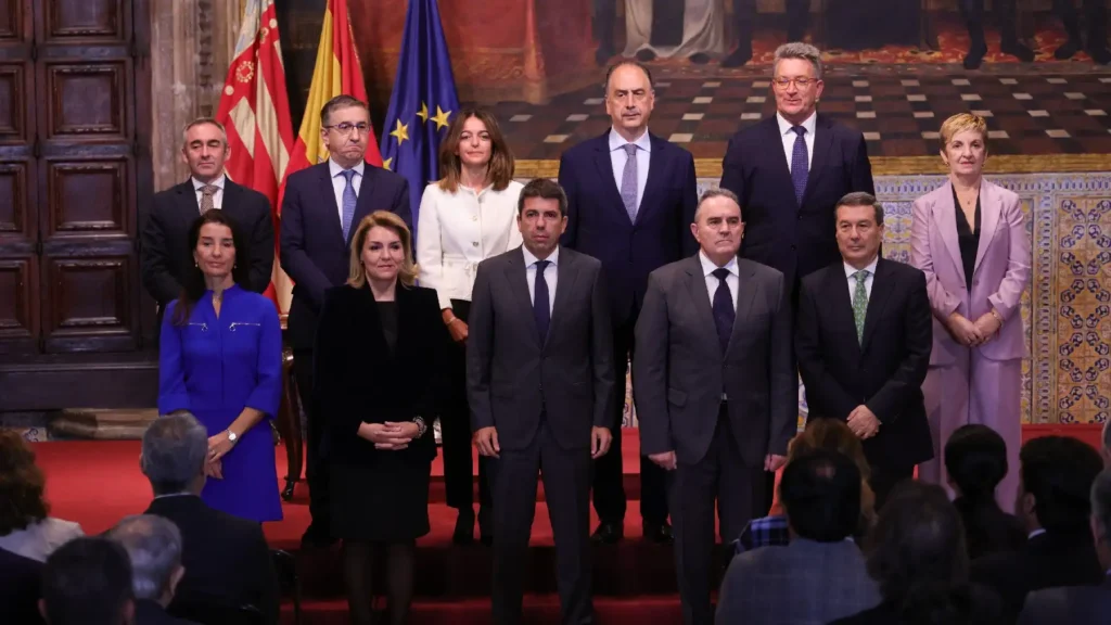 El Nuevo Gobierno Valenciano: Cambios y Continuidades en la Gestión Pública