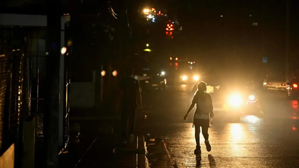 Crisis Energética en Cuba: Un Apagón Masivo Deja a Millones a Oscuras