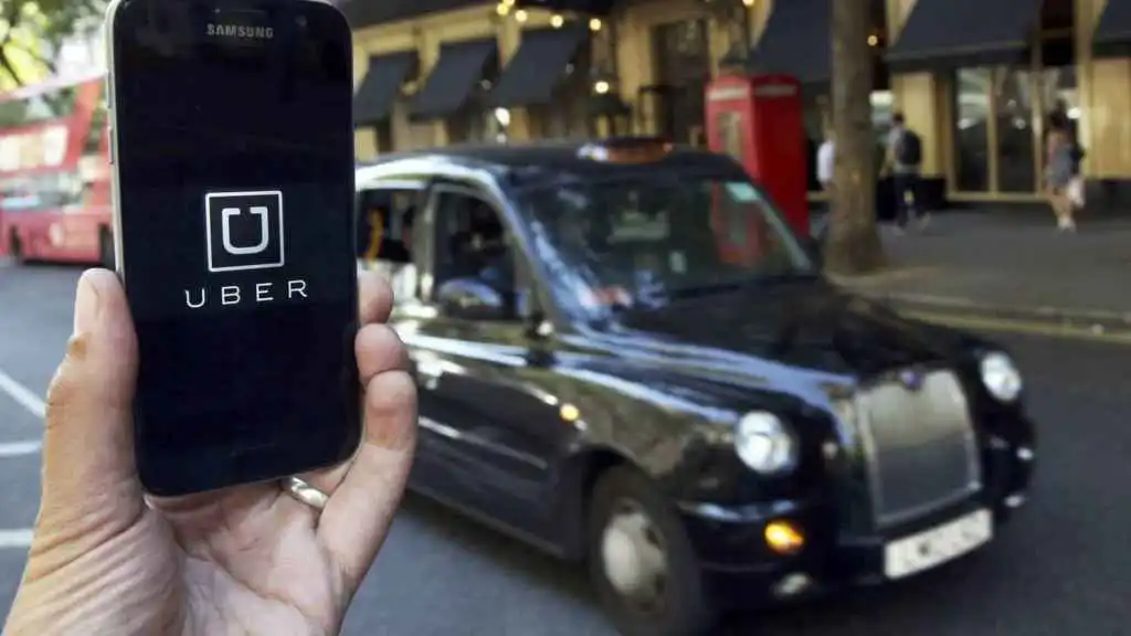 Conflicto entre Uber y Élite Taxi: Un Boicot en el Horizonte