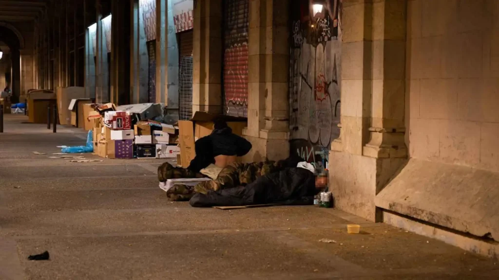La dura realidad de los sin techo en la Zona Franca de Barcelona
