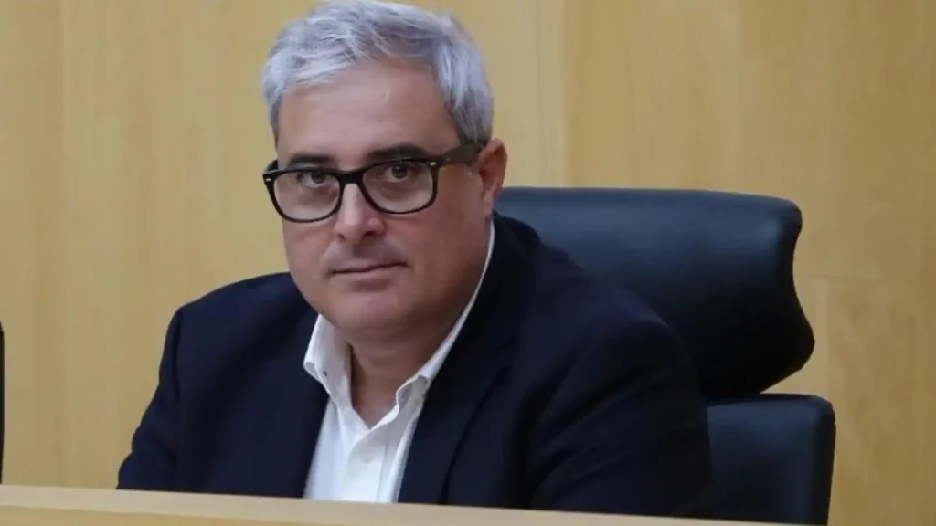 Crisis en el PSOE de Torremolinos: Acusaciones de Acoso Sexual y Suspensión de Militancia