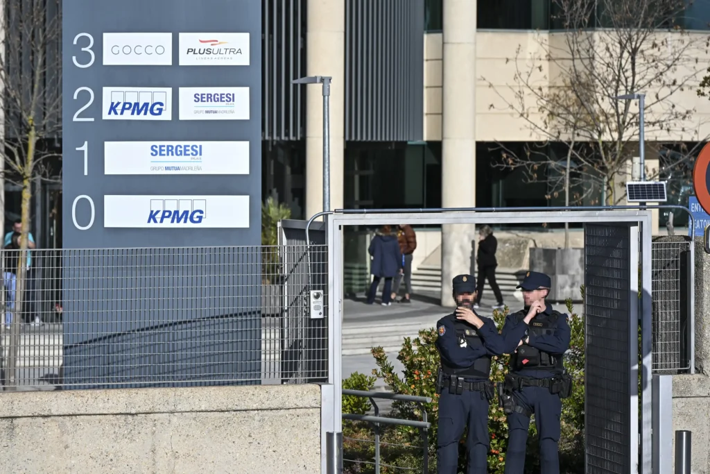Detenciones en el Escándalo de Plus Ultra: Un Caso de Corrupción Internacional