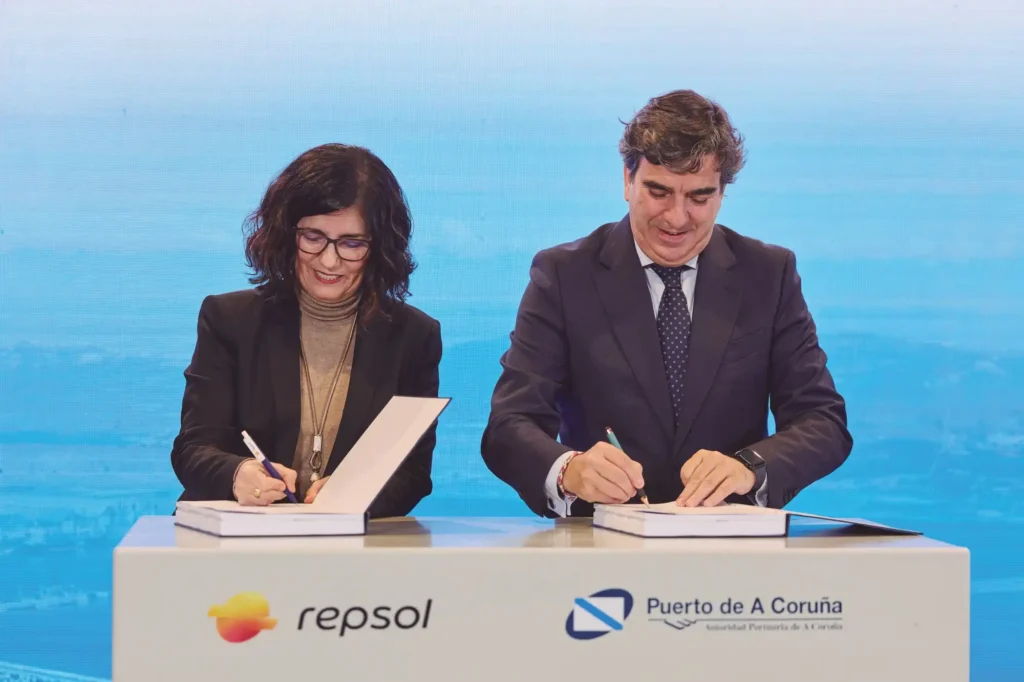 Repsol y la Autoridad Portuaria de Coruña: Un Acuerdo Estratégico para el Futuro Industrial de Galicia