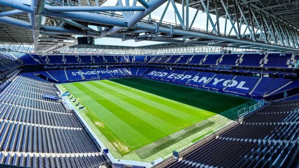 El Espanyol: Dominio Aéreo y Estrategia en el Fútbol Moderno
