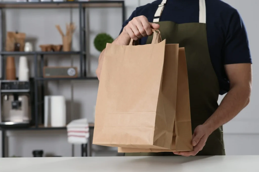 La Revolución del Embalaje: El Auge de las Bolsas de Papel en el Comercio