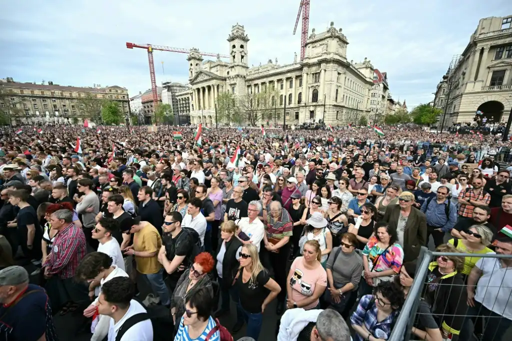 Protestas Masivas en Hungría: La Llamada a la Dimisión de Orbán por Abusos a Menores