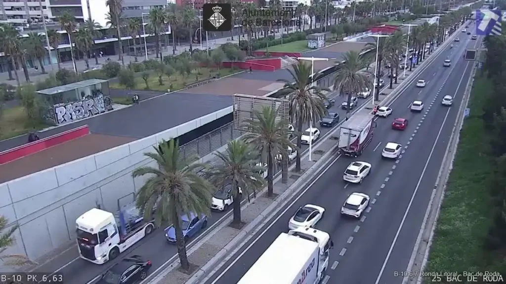 Accidente en la Ronda Litoral Genera Caos en el Tráfico de Barcelona