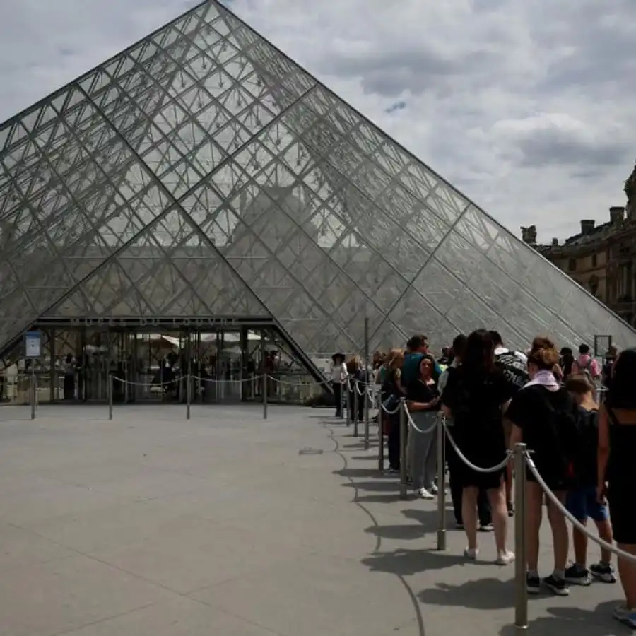 El Louvre en Crisis: Huelga y Controversias que Cierran sus Puertas