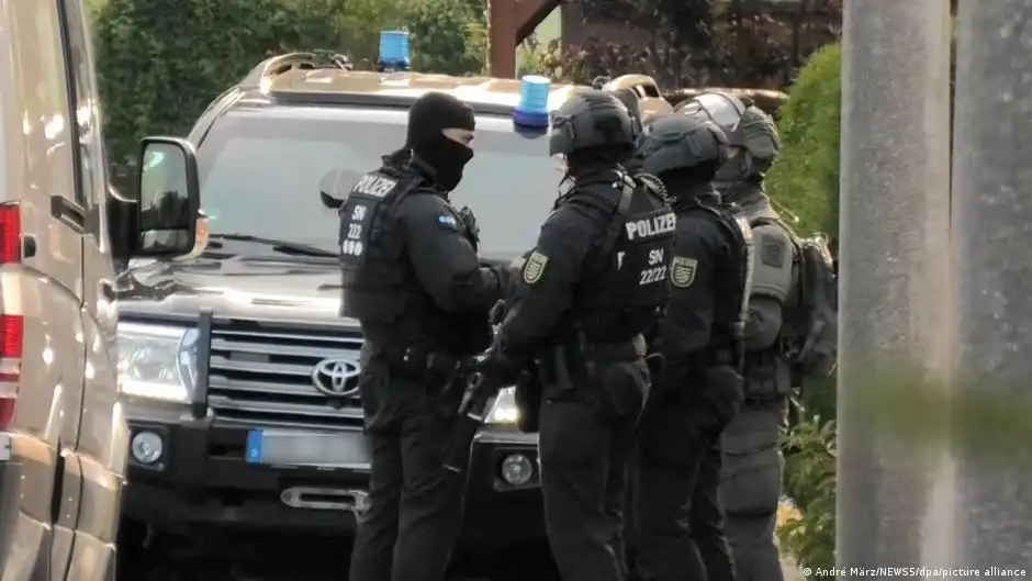 Detenciones en Reus por Falsas Alarmas y Ataques a la Policía