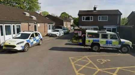 Tragedia en Weston-super-Mare: Un Adolescente Acusado de Asesinato