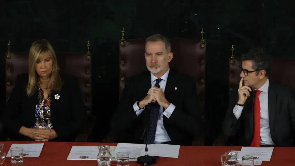 El Rey Felipe VI y su mensaje a los nuevos fiscales en tiempos de crisis institucional
